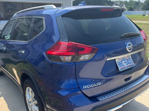 Used 2017 Nissan Rogue SV FWD image 15