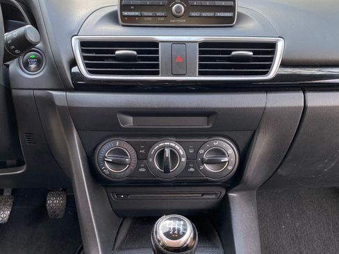 Used 2014 MAZDA MAZDA3 i Touring image 16