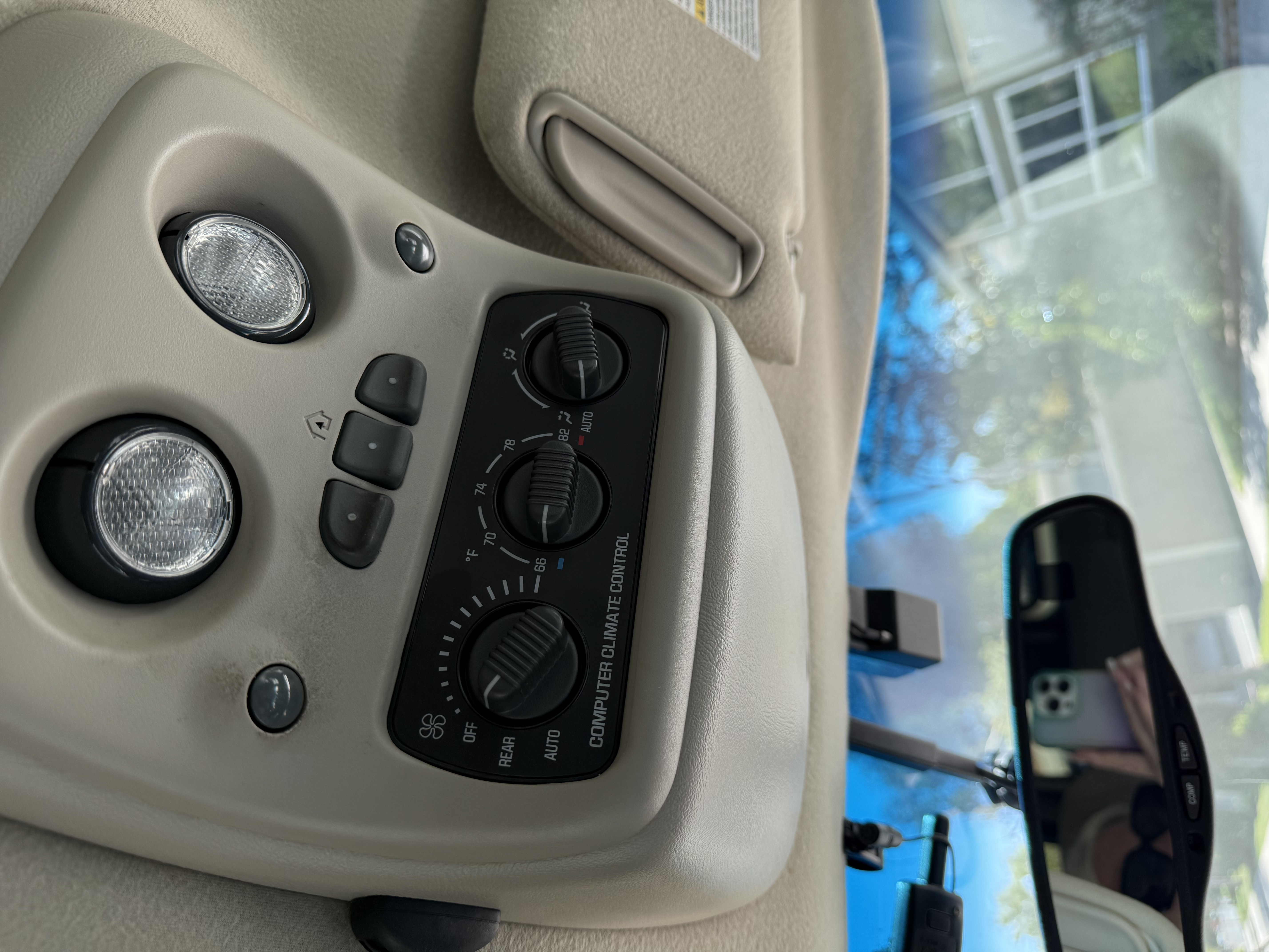 Used 2002 Chevrolet Tahoe LT RWD image 20
