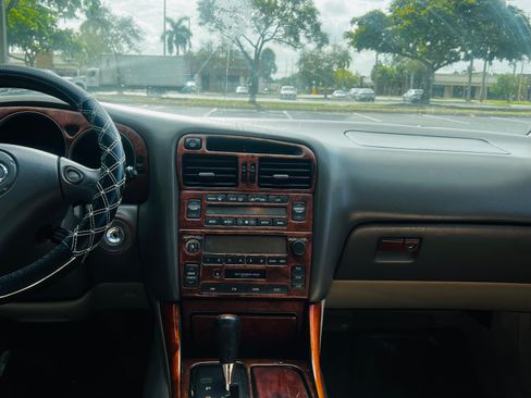 Used 2004 Lexus GS 300 image 9