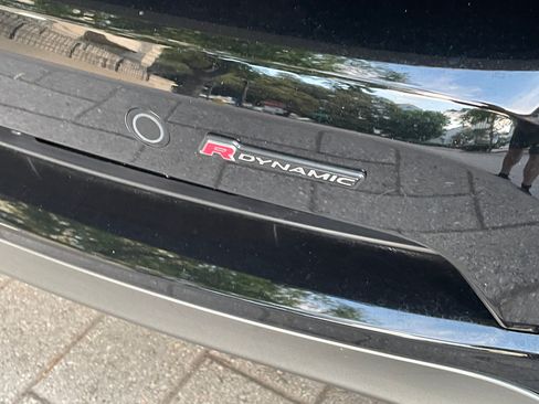Used 2023 Land Rover Discovery HSE R-Dynamic AWD/4WD image 9