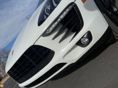 Used 2018 Porsche Macan S image 4