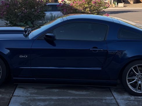 Used 2012 Ford Mustang GT Premium w/ Security Pkg RWD image 2