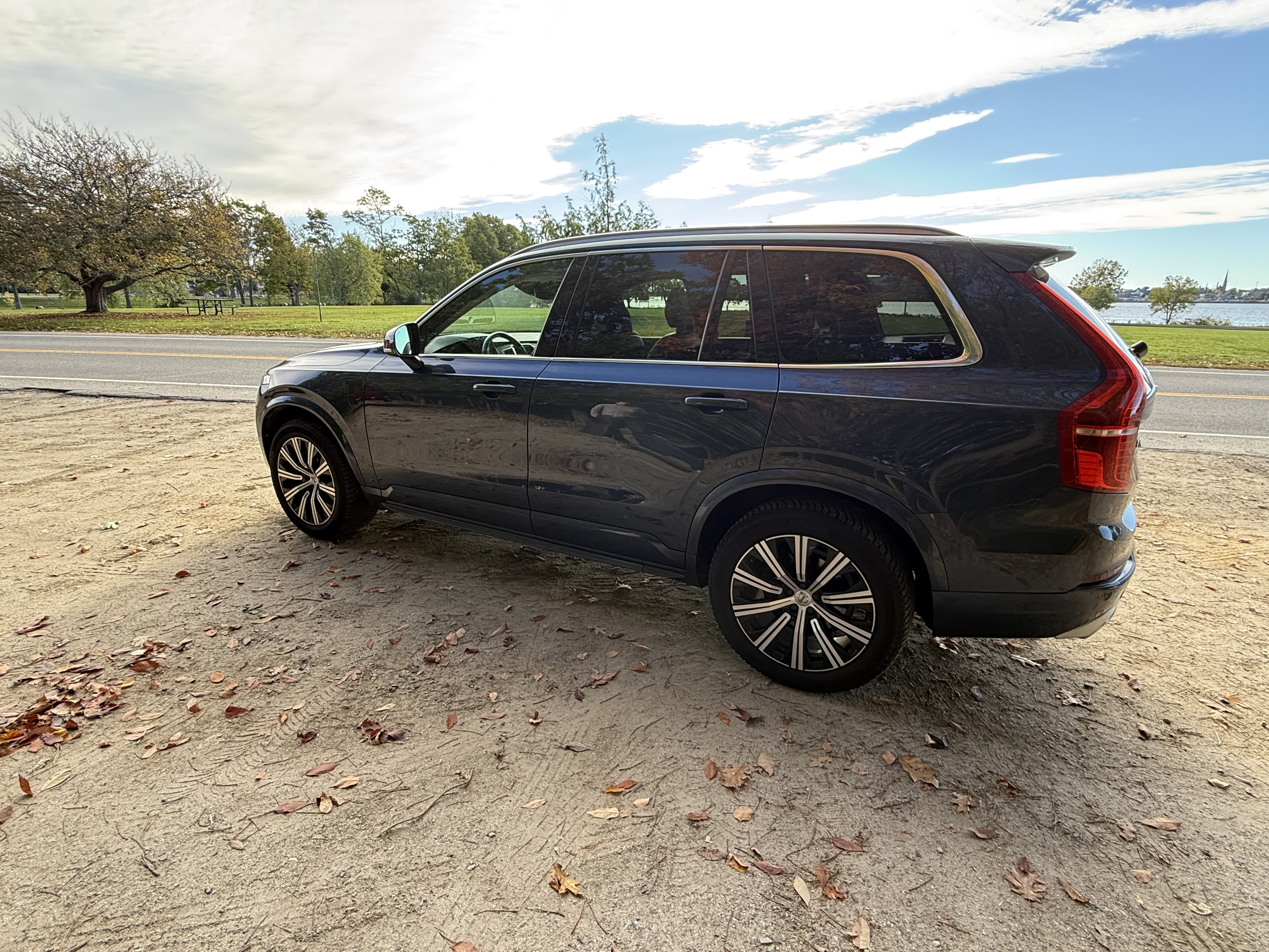 Used 2020 Volvo XC90 T5 Momentum AWD/4WD image 6