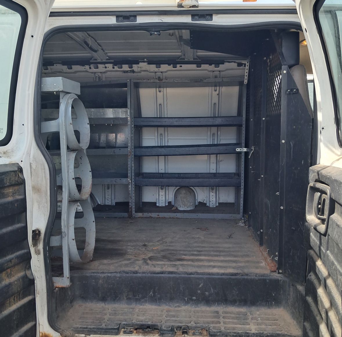 Used 2005 Chevrolet Express 2500 RWD image 6