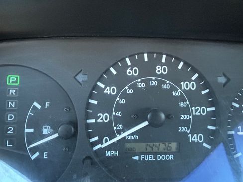 Used 2000 Toyota Camry LE image 9