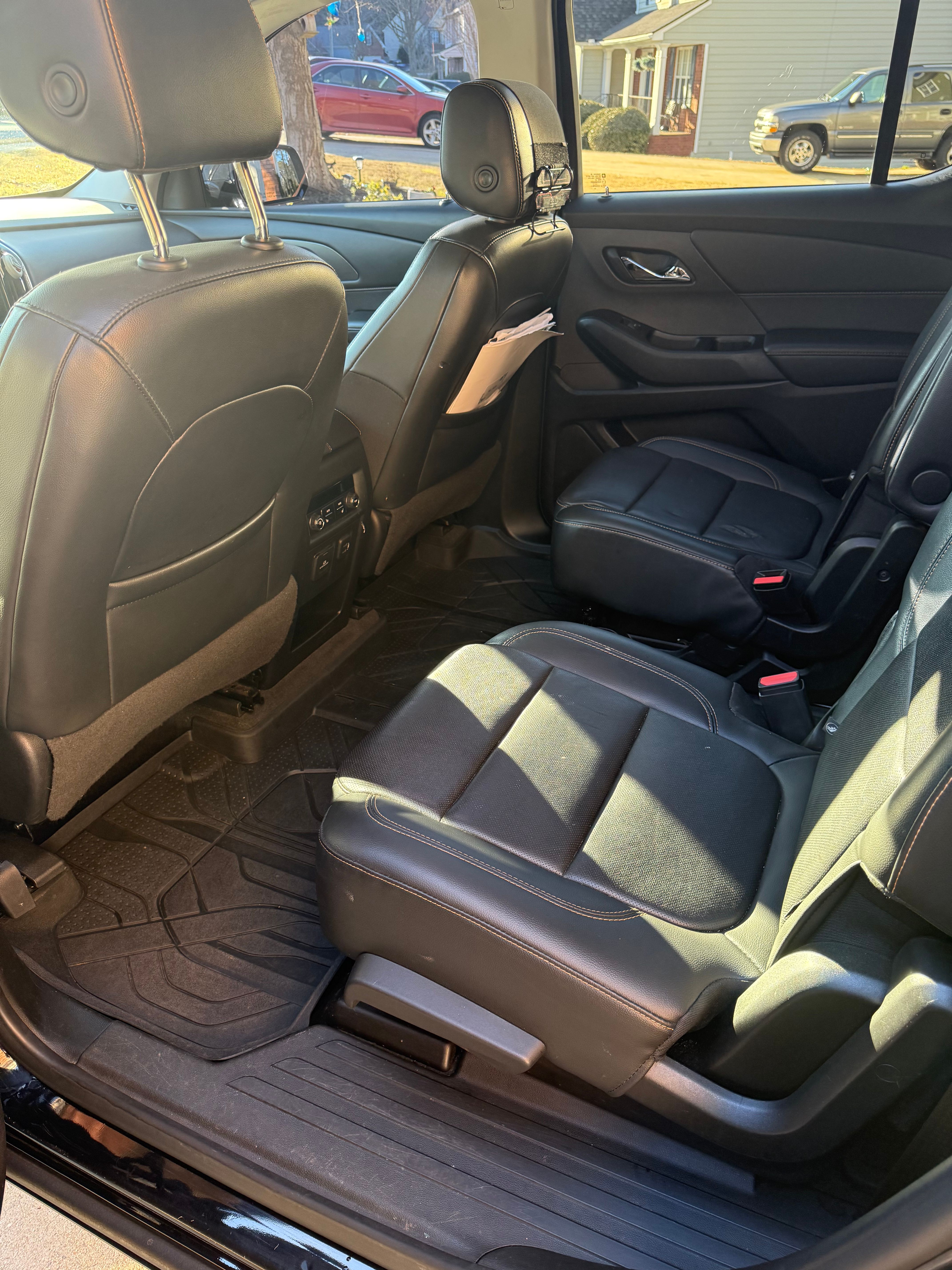 Used 2019 Chevrolet Traverse Premier w/ Redline Edition FWD image 11