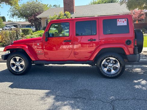 Used 2017 Jeep Wrangler Unlimited Sahara w/ Max Tow Package image 18