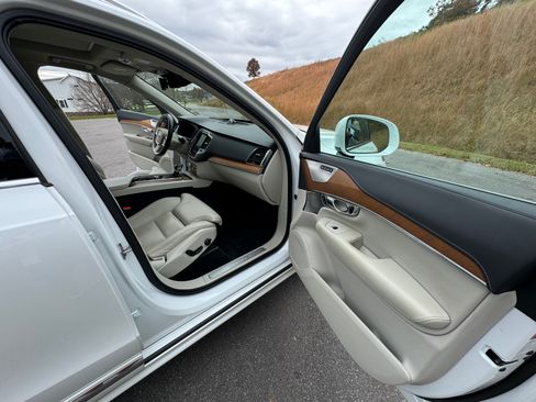 Used 2019 Volvo XC90 T6 Inscription w/ Advanced Package AWD/4WD image 25
