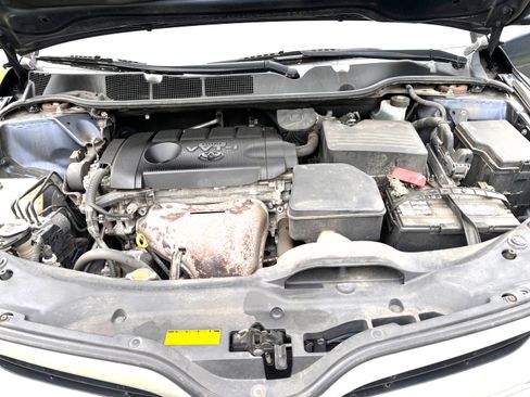 Used 2015 Toyota Venza LE AWD/4WD image 16