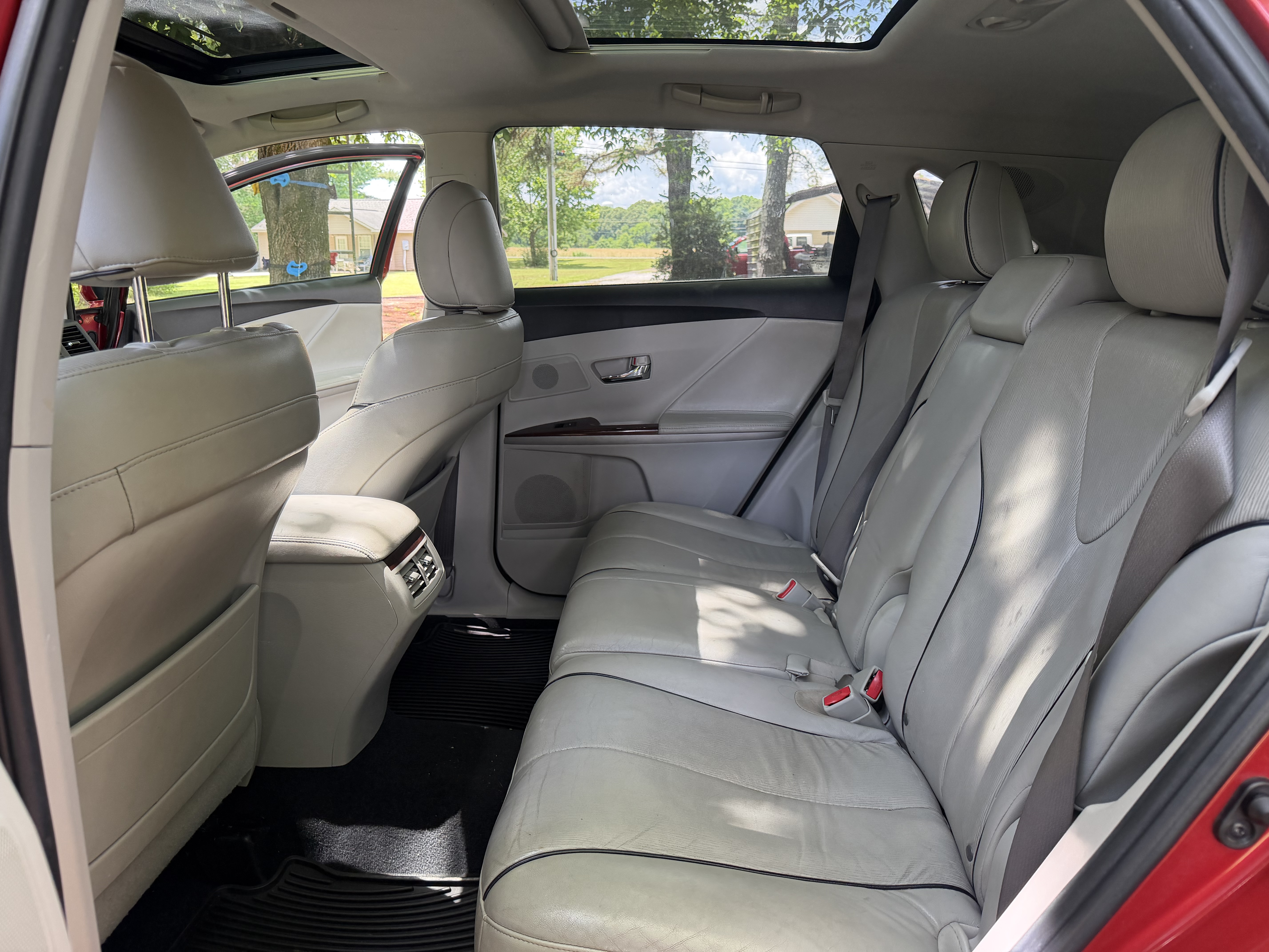 Used 2010 Toyota Venza FWD image 15