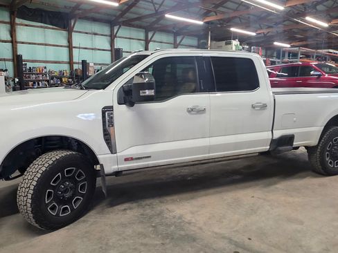 Used 2024 Ford F350 Platinum image 1