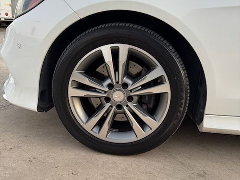 Used 2014 Mercedes-Benz E 250 BlueTEC Sedan image 18