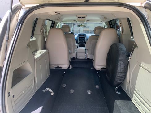 Used 2013 Dodge Grand Caravan SE image 13