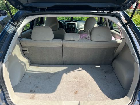 Used 2010 Subaru Impreza 2.5i image 2