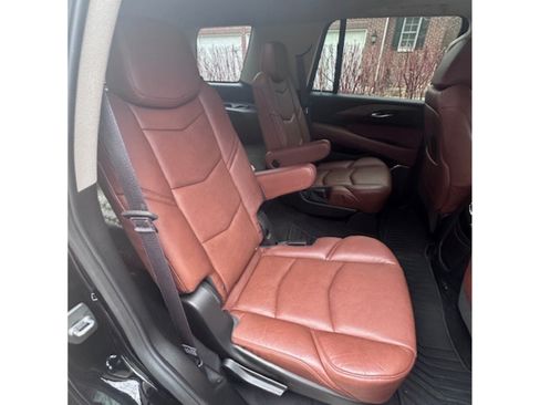 Used 2016 Cadillac Escalade Premium image 16