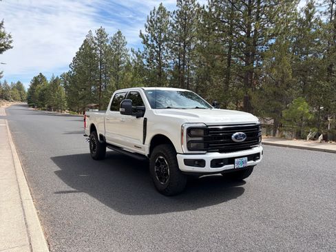 Used 2025 Ford F350 Platinum w/ Tremor Off-Road Package AWD/4WD image 5
