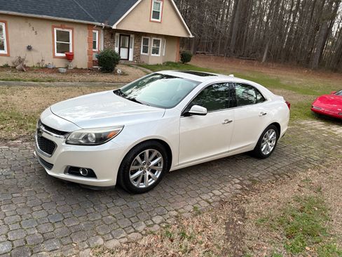 Used 2014 Chevrolet Malibu LTZ image 2