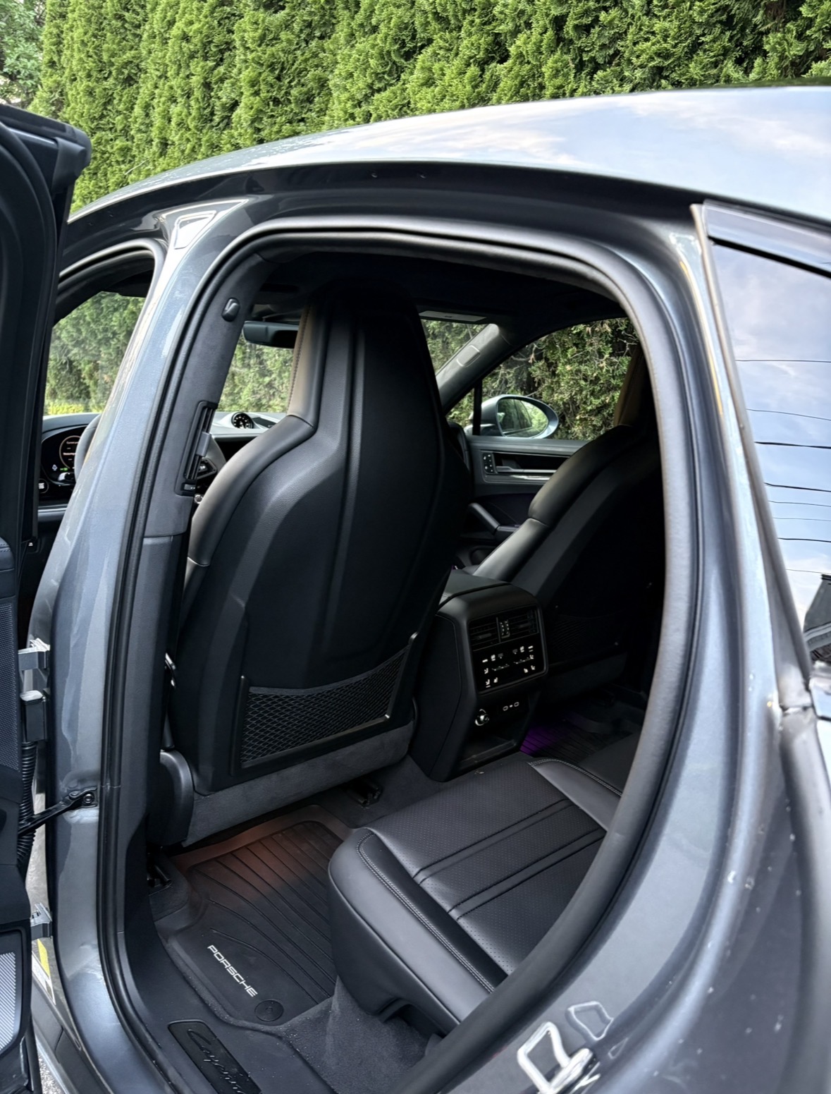 Used 2026 Porsche Cayenne GTS AWD/4WD image 5