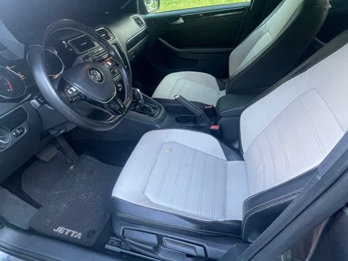 Used 2015 Volkswagen Jetta Sport image 6