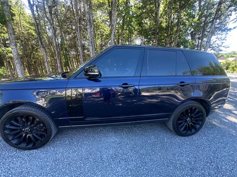 Used 2017 Land Rover Range Rover HSE AWD/4WD image 2