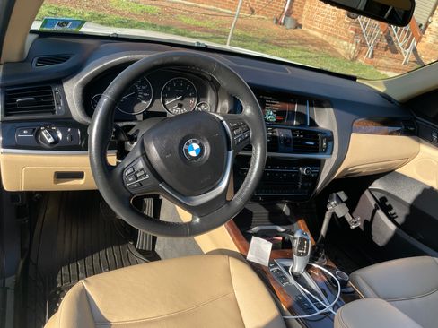 Used 2017 BMW X3 xDrive28i image 5
