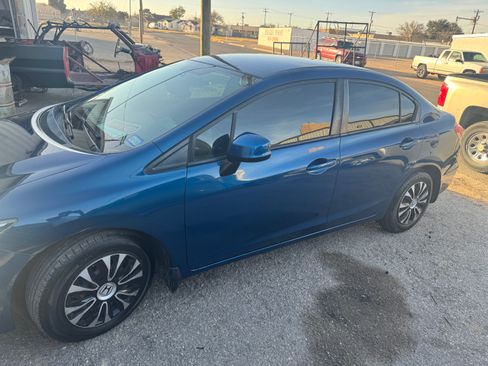 Used 2013 Honda Civic LX image 1