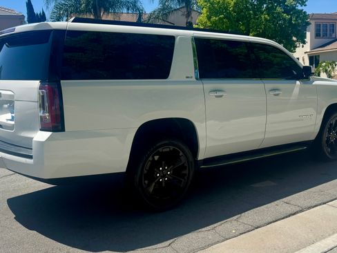 Used 2017 GMC Yukon XL SLT w/ Open Road Package image 24