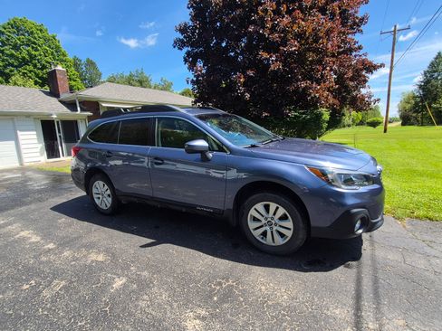 Used 2018 Subaru Outback 2.5i Premium AWD/4WD image 5