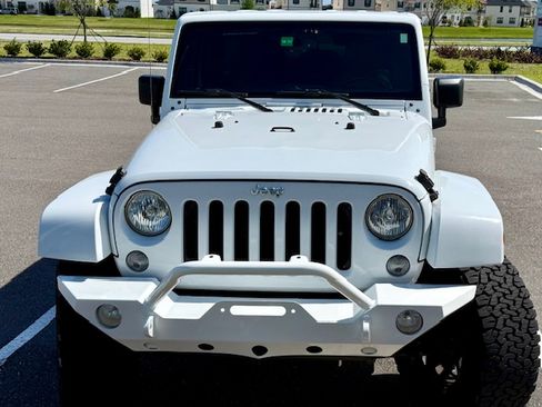 Used 2015 Jeep Wrangler Unlimited Sahara w/ Connectivity Group image 10