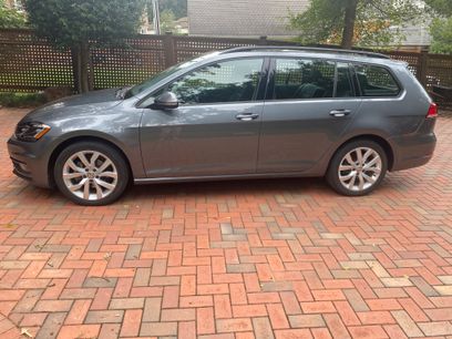 Used 2019 Volkswagen Golf SE