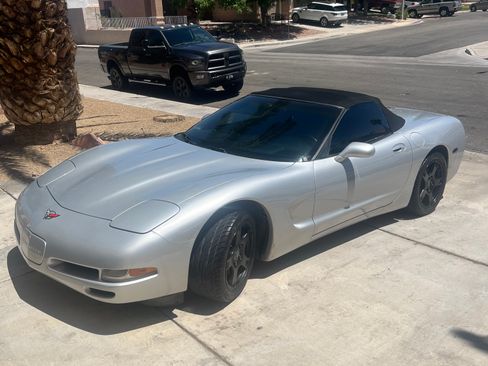 Used 1999 Chevrolet Corvette Convertible w/ Performance Handling Pkg RWD image 1