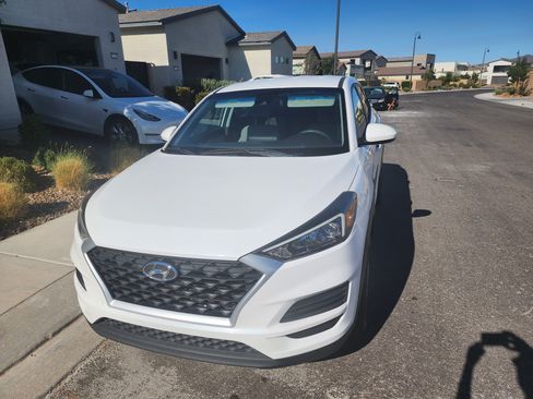 Used 2020 Hyundai Tucson SE image 1
