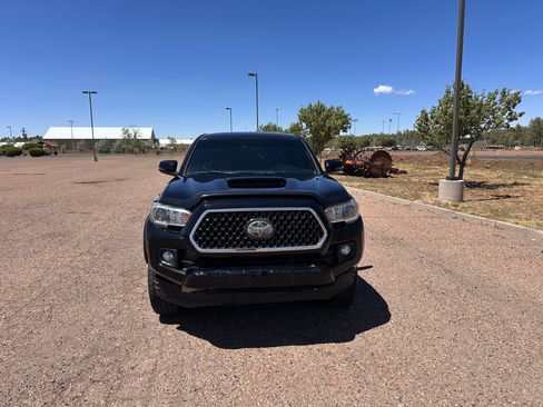 Used 2018 Toyota Tacoma TRD Sport w/ Technology Package AWD/4WD image 1