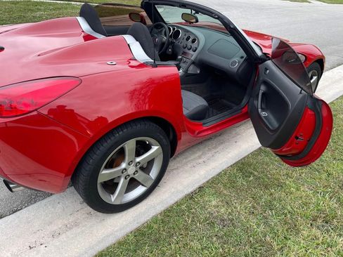 Used 2008 Pontiac Solstice Convertible w/ Preferred Package RWD image 16