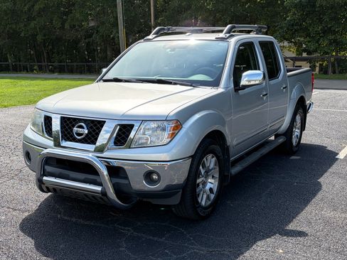 Used 2011 Nissan Frontier SL RWD image 4