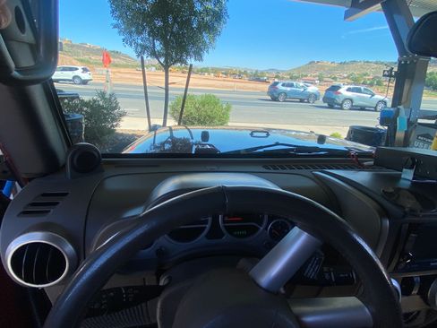 Used 2010 Jeep Wrangler Sahara image 20