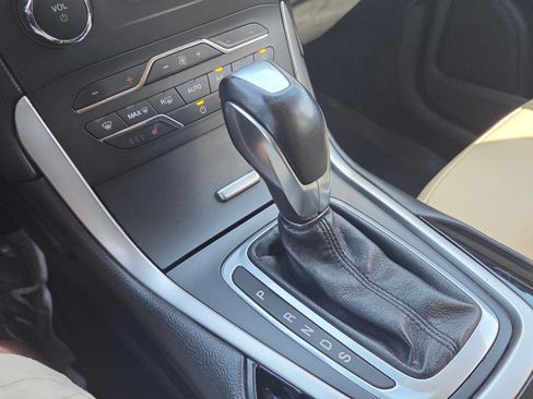 Used 2018 Ford Edge SEL w/ Equipment Group 201A FWD image 24