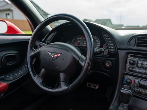 Used 1999 Chevrolet Corvette Convertible w/ Memory Pkg image 22