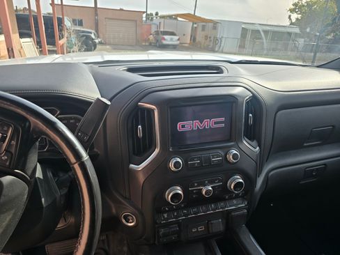 Used 2022 GMC Sierra 3500 AT4 w/ AT4 Preferred Package image 9