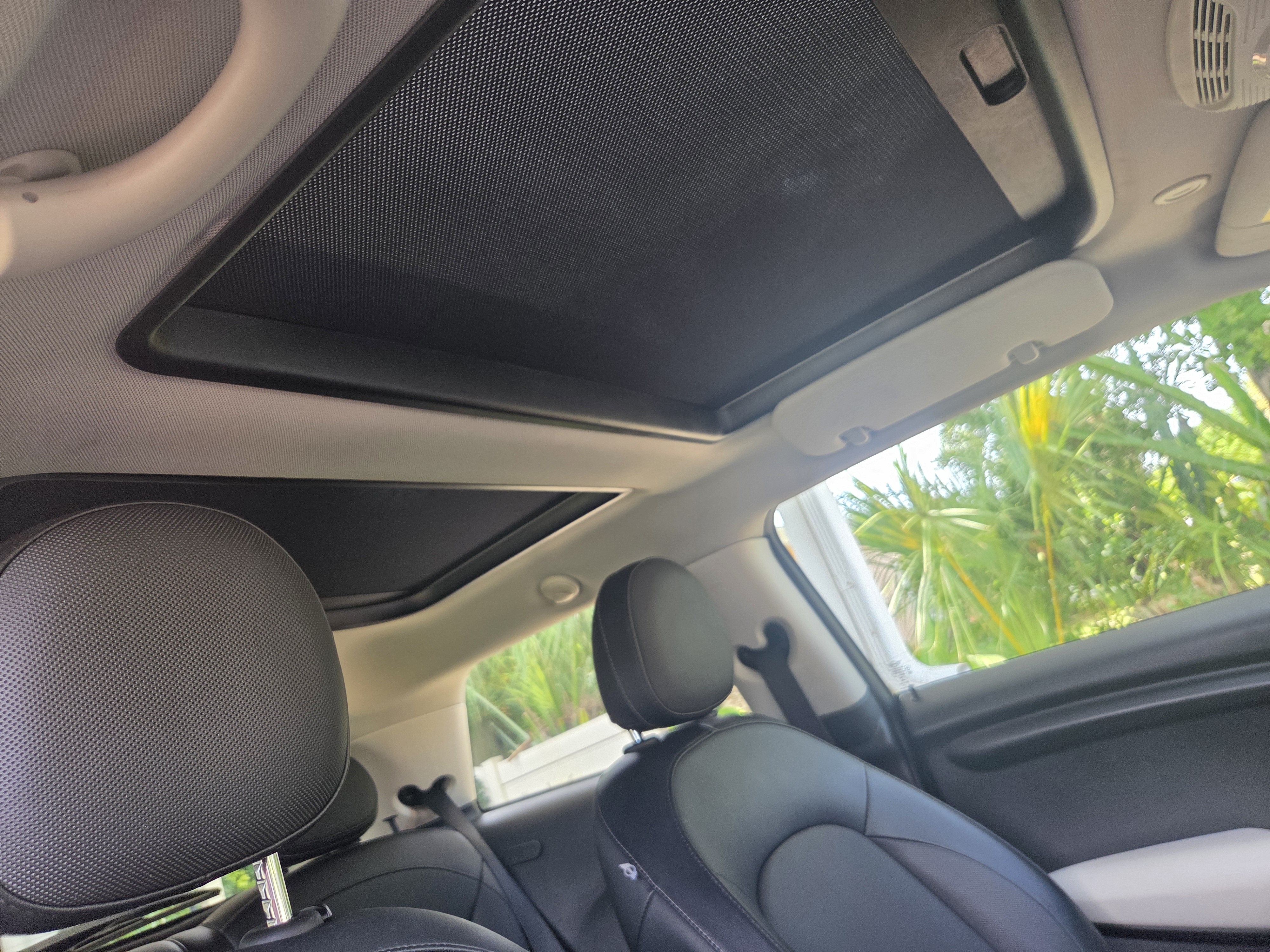 Used 2014 MINI Cooper 2-Door Hardtop w/ Premium Package 2 FWD image 16