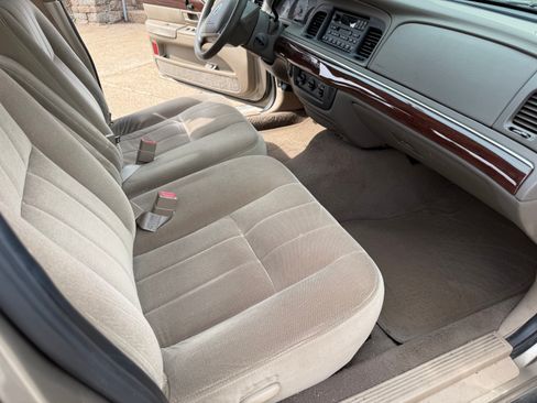 Used 2003 Mercury Grand Marquis GS image 12
