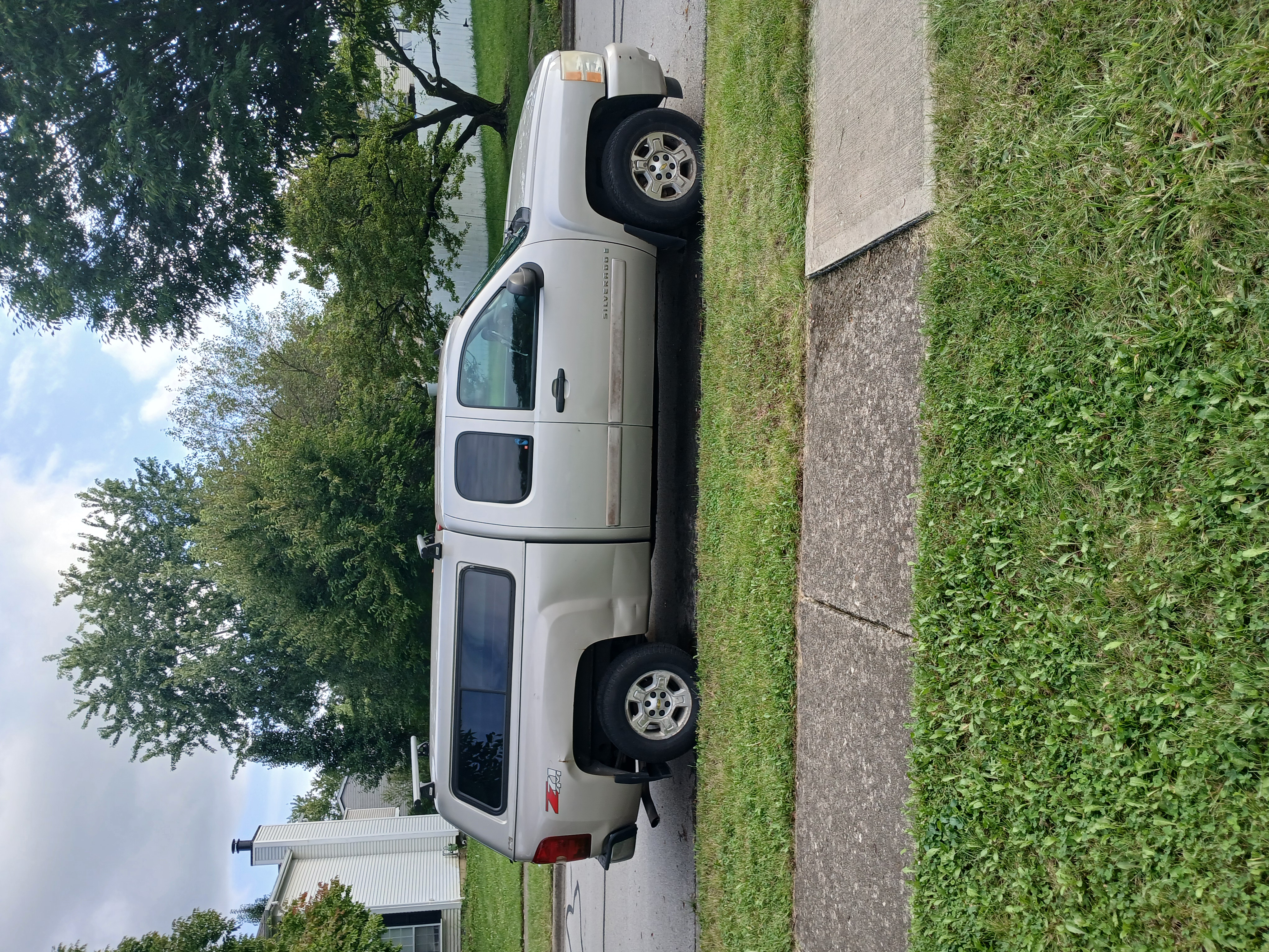 Used 2007 Chevrolet Silverado 1500 LT w/ 1LT Convenience Package AWD/4WD image 4