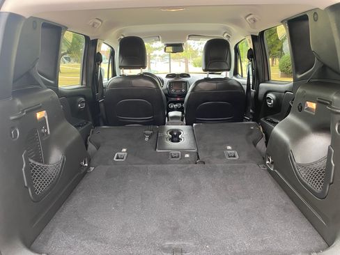 Used 2017 Jeep Renegade Limited image 21