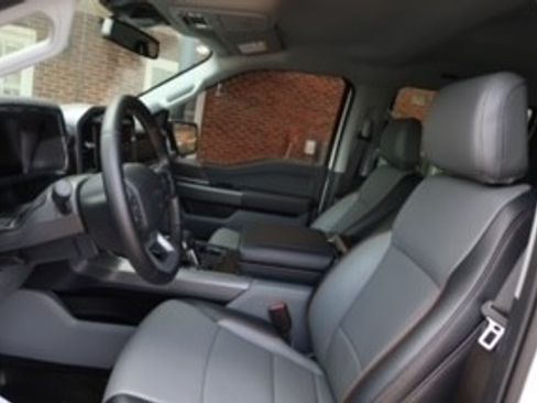 Used 2025 Ford F150 Lariat w/ Equipment Group 501A Mid image 16