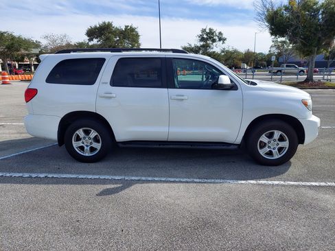 Used 2013 Toyota Sequoia SR5 image 21
