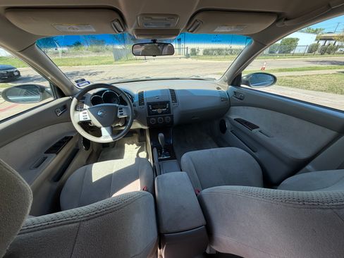 Used 2005 Nissan Altima 3.5 SE image 8