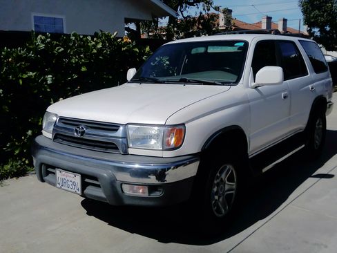 Used 2001 Toyota 4Runner SR5 image 2