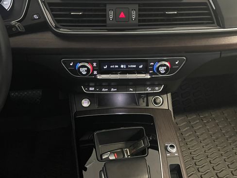 Used 2022 Audi Q5 2.0T Premium Plus image 18