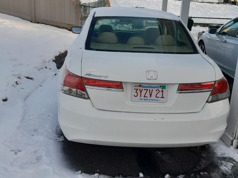 Used 2011 Honda Accord LX image 4